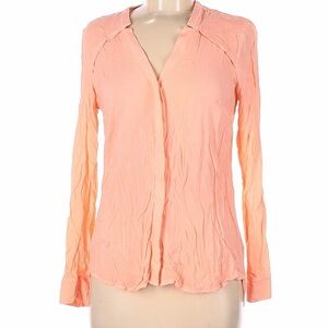 Splendid brand. Peachy orange shirt. Ribbed back. High low hem